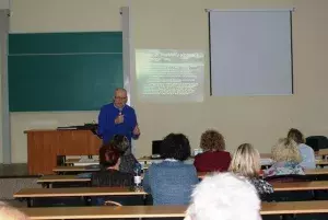 Profesor Jacek Kurzępa