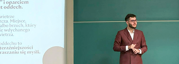 Spotkanie prezesa Polskiego Instytutu Mindfulness ze studentami pedagogiki.