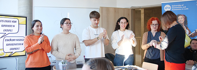 Studenci pedagogiki oraz Erasmus+ inspirują dzieci z SP nr 54 w Łodzi