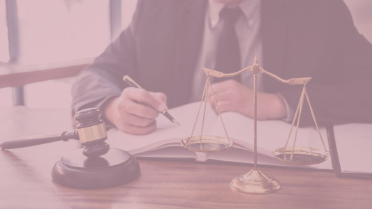 ile zarabia prokurator