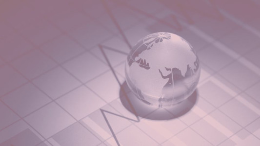 ile zarabia się po ekonomii