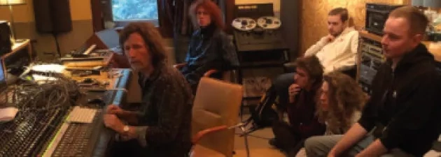 Studenci produkcji i realizacji muzyki w Tonn Studio