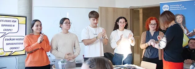 Studenci pedagogiki oraz Erasmus+ inspirują dzieci z SP nr 54 w Łodzi