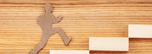 człowiek na schodach