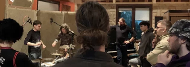 Studenci produkcji i realizacji muzyki w Tonn Studio