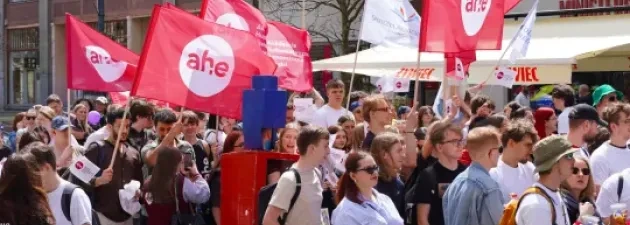 Studenci przejęli miasto! | Relacja z Pochodu Juwenaliowego