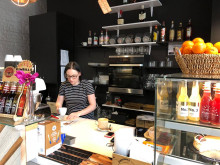 Student grafiki Mohamed Nabaoui autorem wystawy w Szwalni Smaków