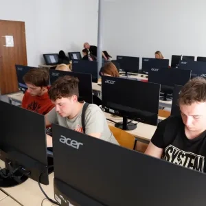 Fotorelacja - Język w Ruchu, Sztuka w Słowie: O języku przez sztukę.