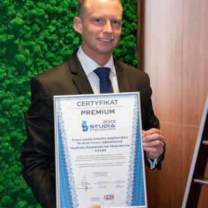 8 prestiżowych certyfikatów dla Akademii