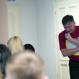 Zbrodnia doskonała: odsłaniamy tajniki współpracy pisarza i profilera kryminalistycznego