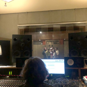 Studenci produkcji i realizacji muzyki w Tonn Studio