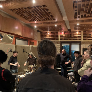 Studenci produkcji i realizacji muzyki w Tonn Studio