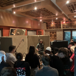 Studenci produkcji i realizacji muzyki w Tonn Studio