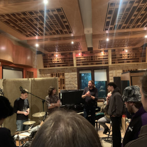 Studenci produkcji i realizacji muzyki w Tonn Studio