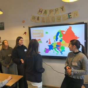 Warsztaty międzykulturowe dla uczniów SP1 z udziałem studentów Erasmus+