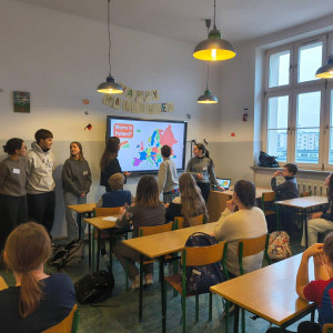 Warsztaty międzykulturowe dla uczniów SP1 z udziałem studentów Erasmus+