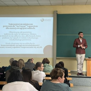Spotkanie prezesa Polskiego Instytutu Mindfulness ze studentami pedagogiki