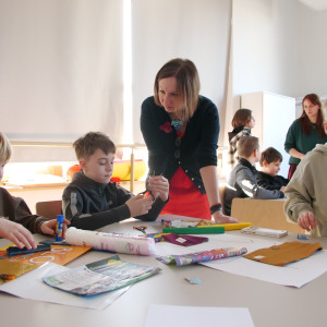 Studenci pedagogiki oraz Erasmus+ inspirują dzieci z SP nr 54 w Łodzi