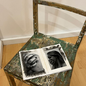 „Archiwum Emocji„– fotograficzna książka artystyczna studentów grafiki