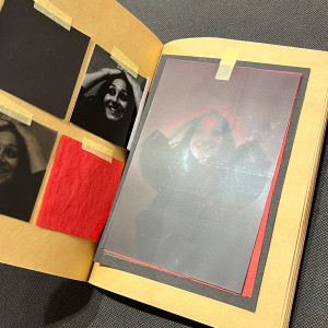 „Archiwum Emocji„– fotograficzna książka artystyczna studentów grafiki