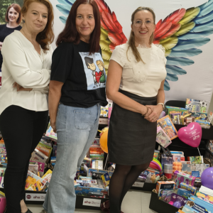 Uroczyste przekazanie zabawek w ramach akcji „Podaruj beztroski uśmiech”