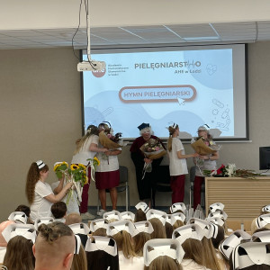 Czepkowanie pielęgniarek i pielęgniarzy | tradycja i nowy początek