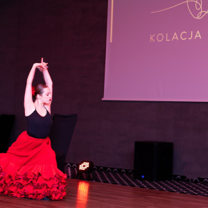 Występ studentów tańca na charytatywnej kolacji „DOBRO dzieję się"