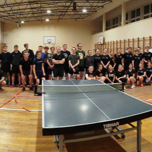 Debiutantki z AHE zdobywają cenne doświadczenie na AMWŁ w Tenisie Stołowym