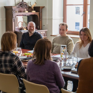 Przedstawiciele kierunku turystyka i rekreacja na śniadaniu u Rektor AHE w Łodzi