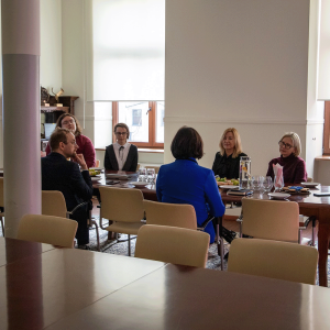 Przedstawiciele koła naukowego grafiki na śniadaniu u Rektor AHE w Łodzi