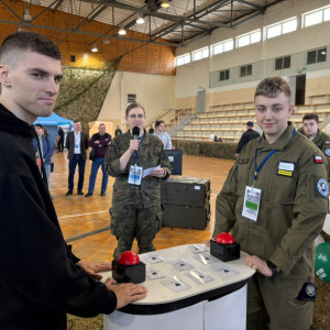 Z wizytą na targach w 15. Brygadzie Łączności