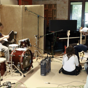 Studenci produkcji i realizacji muzyki w Tonn Studio