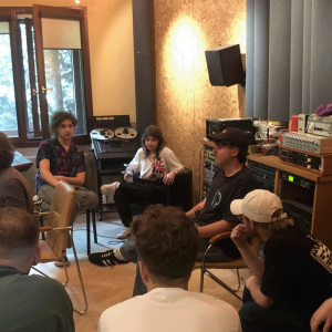 Studenci produkcji i realizacji muzyki w Tonn Studio