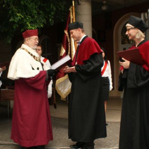 Rozdanie wyróżnień studentom i wykładowcom