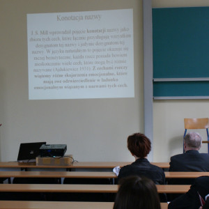 "Komunikacyjny i perswazyjny aspekt metafory w dyskursie publicznym"