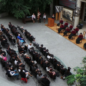 AHE absolwenci rozdanie dyplomów