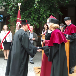 AHE absolwenci rozdanie dyplomów