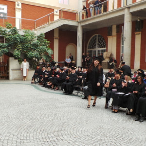 AHE absolwenci rozdanie dyplomów