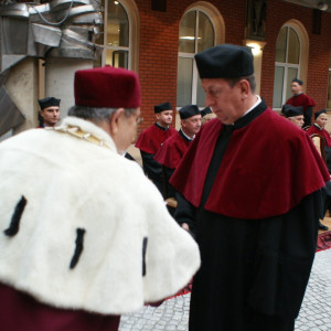 Podziękowania dla dr. Waldemara Wierzby za szczególnie staranne przygotowanie dokumentacji kierunku Pielęgniarstwo do wizytacji zespołów oceniających Komisji Akredytacyjnej