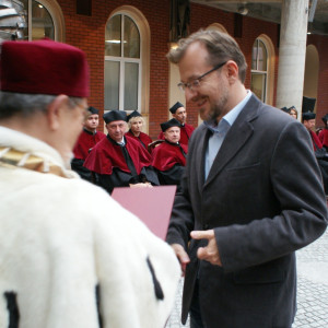 Gratulacje uzyskania stopnia naukowego dla dr. Andrzeja Zbonikowskiego