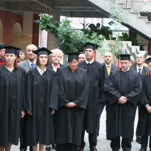 Wręczenie dyplomów doktorskich, od prawej: dr Sebastian Wewiór, dr Marcin Odelski, dr Marcin Łączek, dr Anna Wira, dr Dorota Leśniak, dr Judyta Kabus