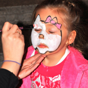 Malowanie twarzy zabawa Patio AHE