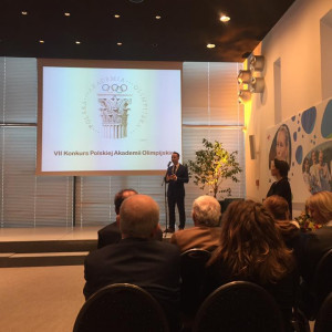 Dr Wiesław Firek odbiera nagrodę 