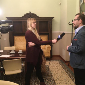 Dr Andrzej Zbonikowski z reporeką TVP- Łódź Alicją Kozłowską