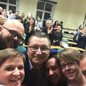 Absolwenci dziennikarstwa i komunikacji społecznej