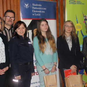 Rektor AHE dr hab. Joanna Satoła-Staśkowiak oraz dr Elżbieta Woźnicka prodziekan kierunku pedagogika, Iwona Firaza z KMP w Łodzi