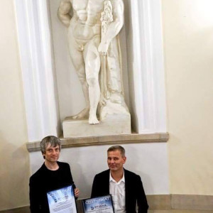 dr Alexandr Azarkevitch prodziekan kierunku taniec oraz Jacek Grudzień prodziekan kierunku dziennikarstwo i komunkacja społeczna