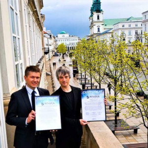 Prorektor ds. Nauki i Rozwoju AHE dr Leszek Kuras oraz dr Alexandr Azarkevitch prodziekan kierunku taniec