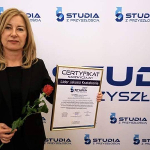 Dr Elżbieta Dul-Ledwosińska prodziekan kierunku grafika