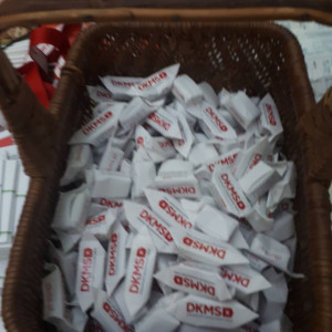 Studentki kierunku pielęgniarstwo i Fundacja DKMS podczas akcji Pomożesz? Bo możesz! Masz to w genach.